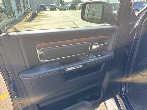 Used 2017 RAM 1500 Laramie w/ Convenience Group AWD/4WD image 11