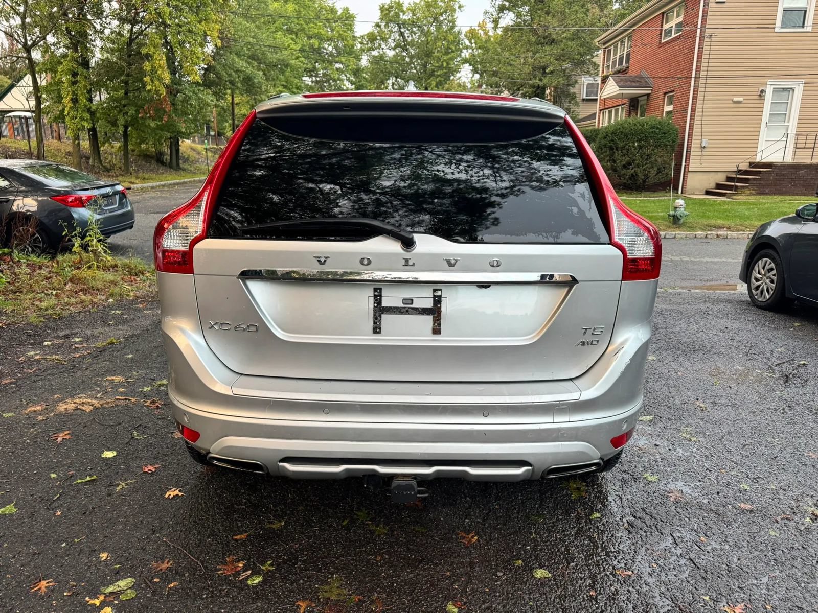 Used 2017 Volvo XC60 T5 Dynamic w/ Preferred Option Package AWD/4WD image 5