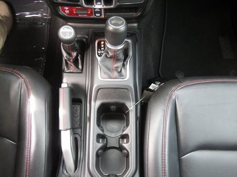 Used 2021 Jeep Wrangler Unlimited Rubicon w/ LED Lighting Group image 24