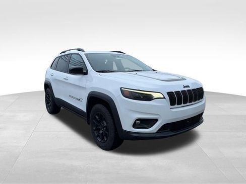Used 2022 Jeep Cherokee Latitude w/ Trailer Tow Group AWD/4WD image 3