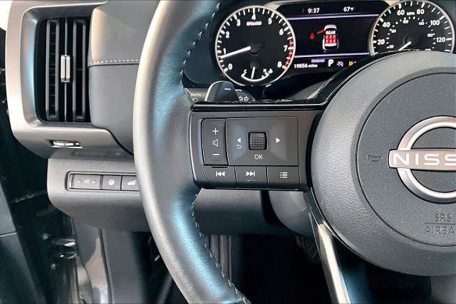 Certified 2025 Nissan Pathfinder SL FWD image 23