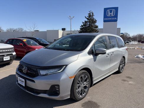 Certified 2025 Honda Odyssey Touring image 1