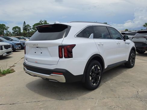 New 2026 Kia Sorento S FWD image 8