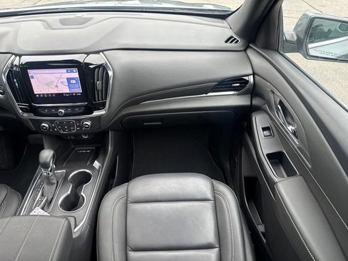 Used 2023 Chevrolet Traverse LT w/ LT Premium Package AWD/4WD image 27