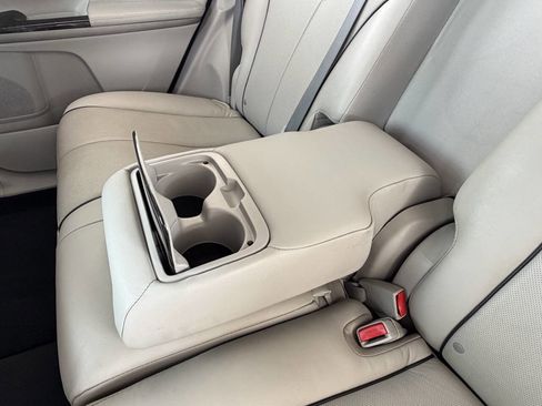 Used 2015 Toyota Venza Limited AWD/4WD image 38