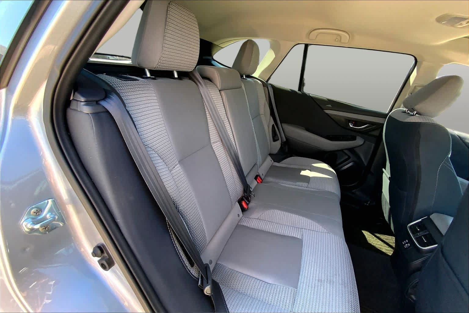 Used 2025 Subaru Outback Premium AWD/4WD image 18