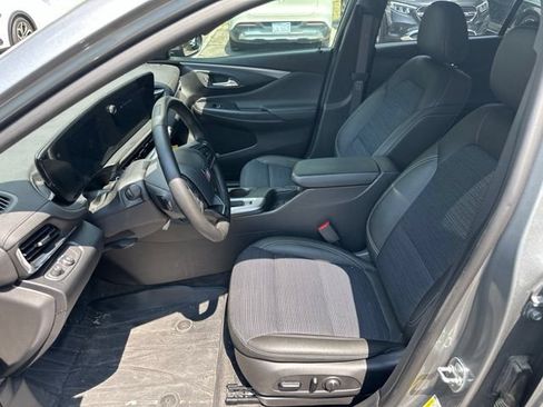 Used 2025 Buick Envista Preferred w/ Convenience I Package FWD image 12