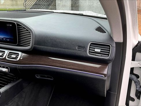 Used 2024 Mercedes-Benz GLS 450 4MATIC image 21