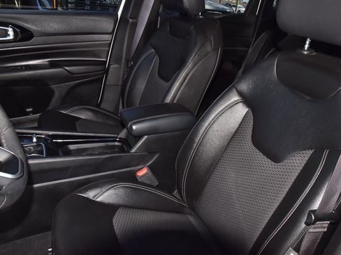 Used 2024 Jeep Compass Latitude w/ Altitude Special Edition image 31