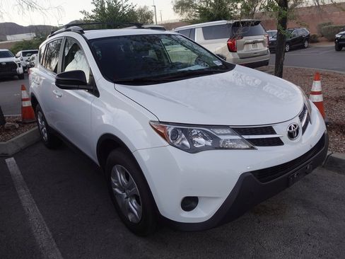 Used 2015 Toyota RAV4 LE image 2