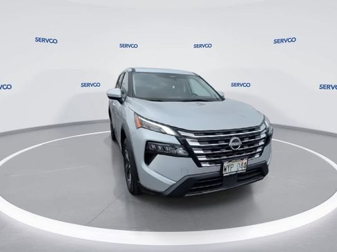 Used 2024 Nissan Rogue SV FWD image 3
