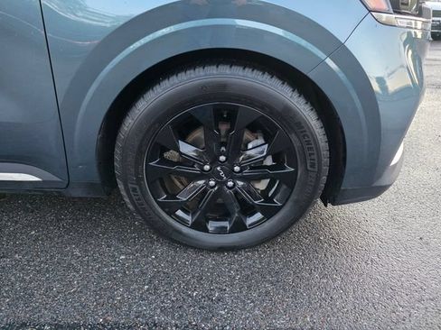 Certified 2024 Kia Carnival SX Prestige FWD image 13