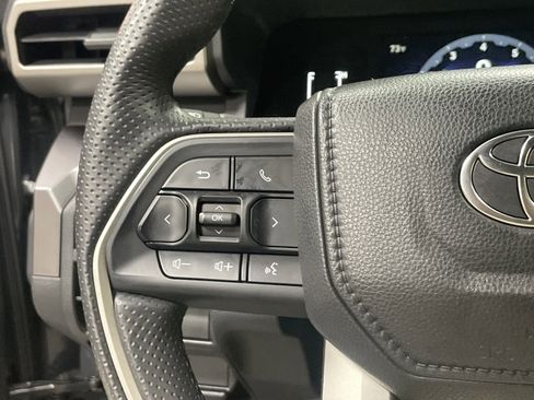 Used 2025 Toyota 4Runner SR5 image 19