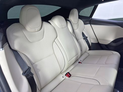 Used 2022 Tesla Model S Plaid image 42