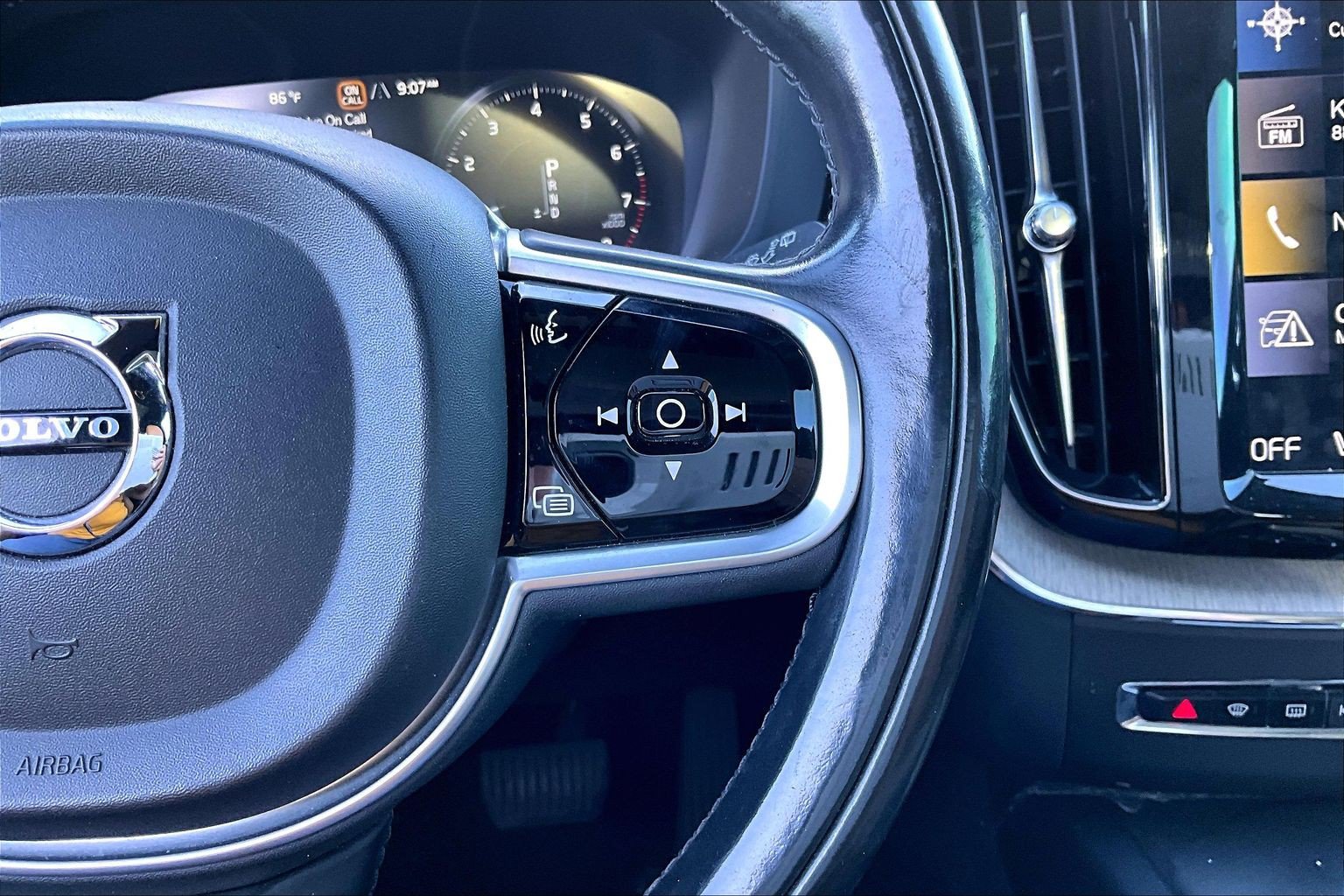 Used 2019 Volvo XC60 T5 Inscription w/ Protection Package Premier FWD image 18