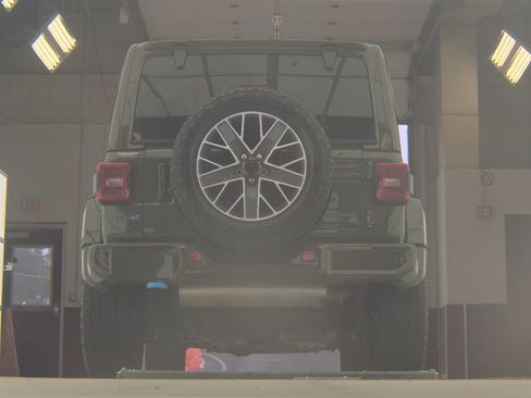 Used 2024 Jeep Wrangler High Altitude image 19