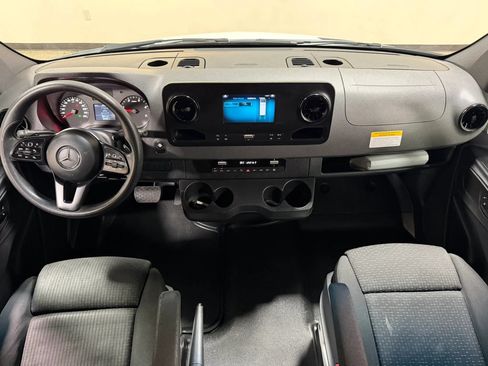 Used 2019 Mercedes-Benz Sprinter 2500 image 44