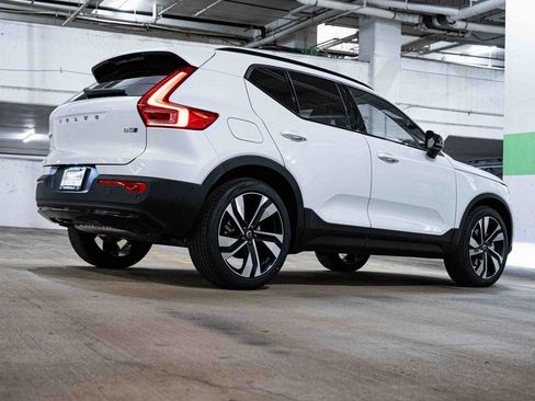 New 2026 Volvo XC40 B5 Ultra w/ Protection Package Premier image 7