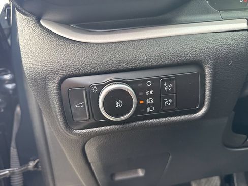 Used 2023 Ford Explorer XLT w/ Equipment Group 202A AWD/4WD image 23