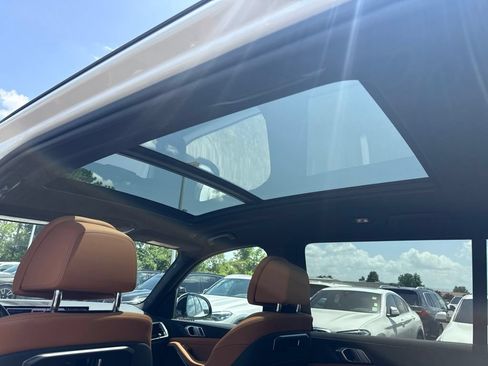 Certified 2024 BMW X7 xDrive40i w/ M Sport Package AWD/4WD image 24