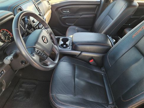 Used 2021 Nissan Titan PRO-4X w/ Pro-4x Convenience Package image 9