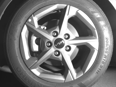 Used 2025 Kia K4 LXS image 12