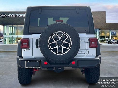 Used 2024 Jeep Wrangler Unlimited Rubicon image 4