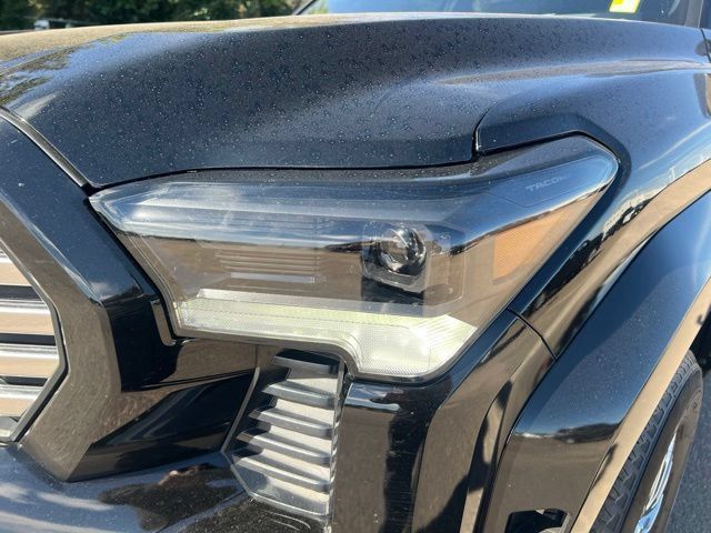 Used 2024 Toyota Tacoma Limited w/ Limited Package (LT) AWD/4WD image 9