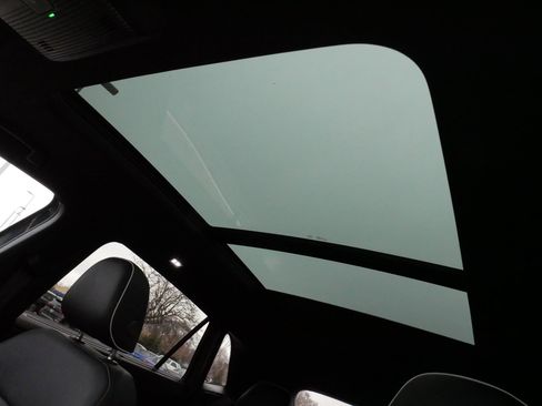 Used 2025 Volkswagen Atlas Cross Sport SEL Premium R-Line image 35