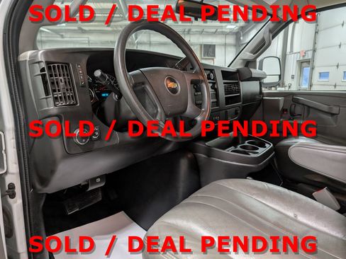 Used 2020 Chevrolet Express 2500 Extended RWD image 13