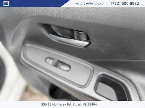 Used 2020 Nissan Versa SV FWD image 43
