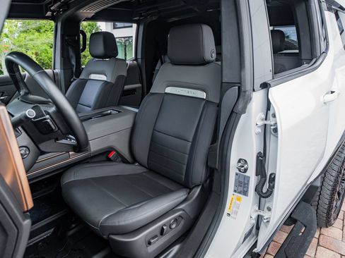 Used 2025 GMC Hummer EV 2X AWD/4WD image 21
