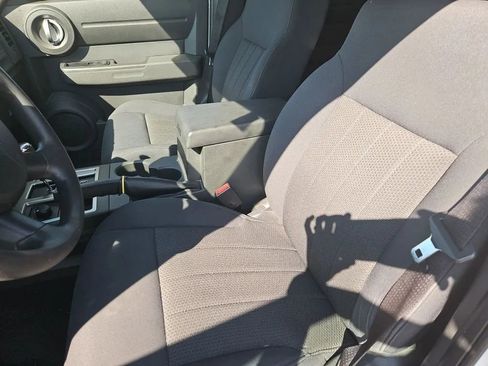 Used 2011 Dodge Nitro Heat image 22