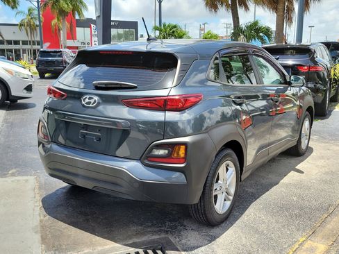 Used 2021 Hyundai Kona SE w/ Cargo Package FWD image 4