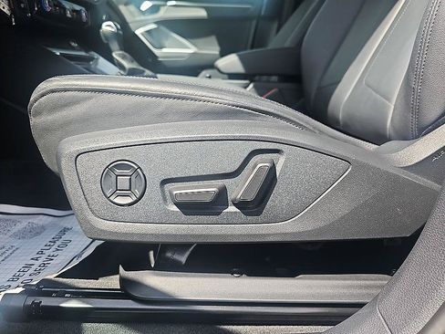 Used 2022 Audi Q3 2.0T Premium Plus AWD/4WD image 16