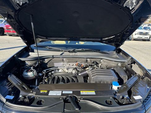 Used 2023 Volkswagen Atlas Cross Sport SEL R-Line image 27