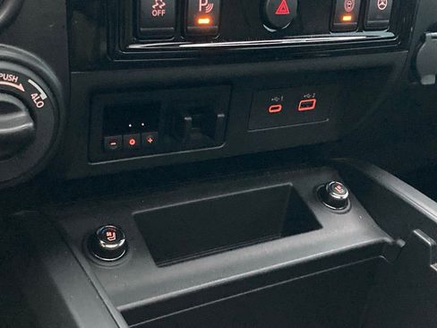 Used 2024 Nissan Titan PRO-4X w/ Pro-4x Convenience Package image 28