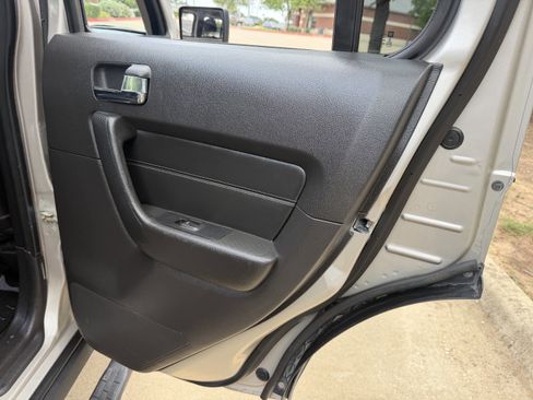 Used 2007 HUMMER H3 AWD/4WD image 12