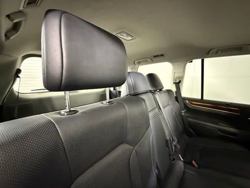 Used 2017 Lexus LX 570 4WD image 28