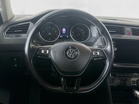 Used 2019 Volkswagen Tiguan SE image 18