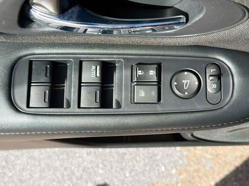 Used 2018 Honda HR-V LX image 15
