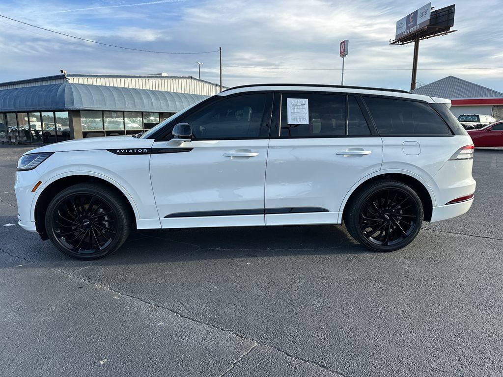 Used 2025 Lincoln Aviator Reserve w/ Equipment Group 201A AWD/4WD image 4