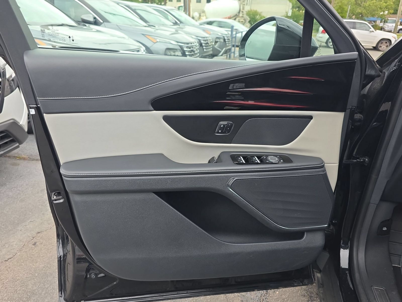 Used 2024 Lincoln Nautilus Reserve AWD/4WD image 19