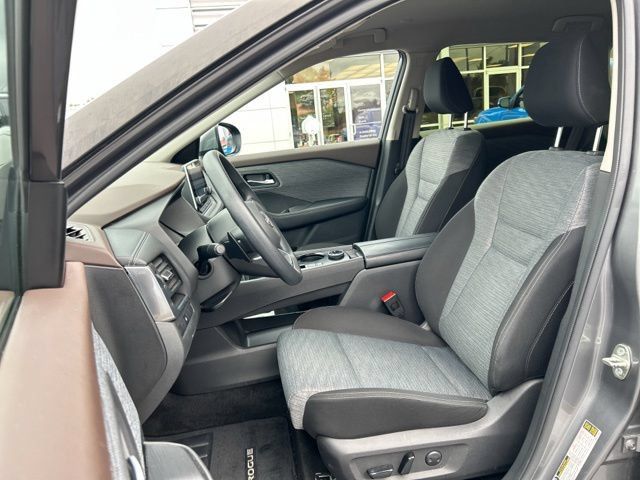 Used 2023 Nissan Rogue SV AWD/4WD image 29
