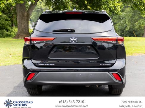 Used 2023 Toyota Highlander XLE AWD/4WD image 7