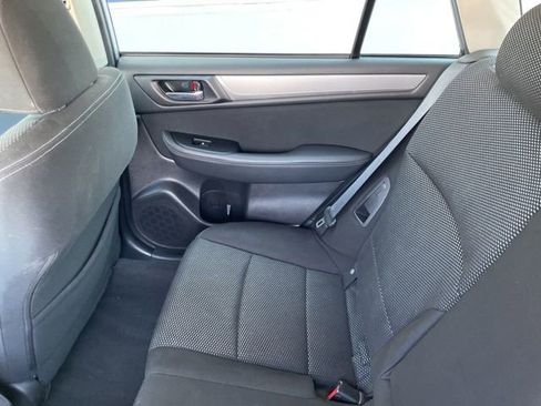 Used 2019 Subaru Outback 2.5i Premium image 27