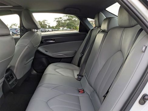 Used 2019 Toyota Avalon XLE w/ Moonroof Package image 33