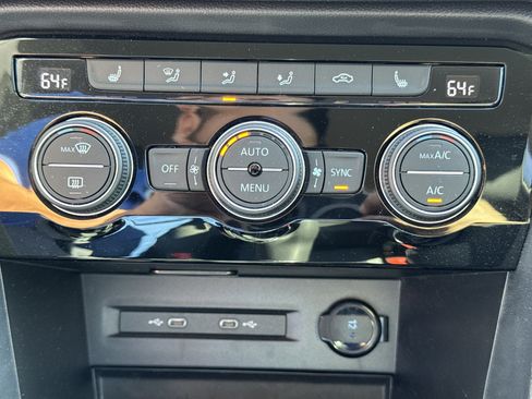 Used 2024 Volkswagen Taos SE image 21