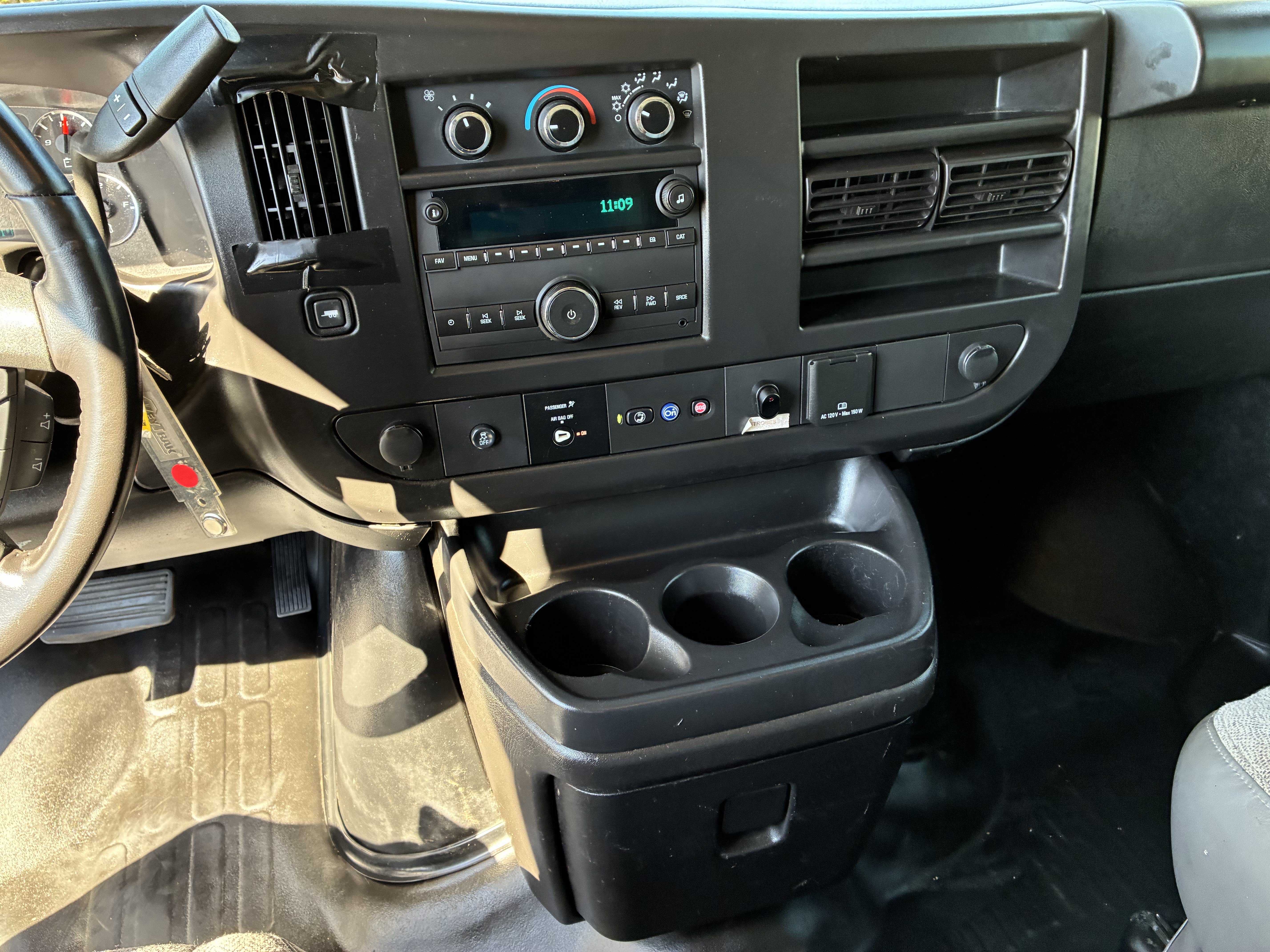 Used 2023 Chevrolet Express 3500 w/ Power Convenience Package RWD image 32
