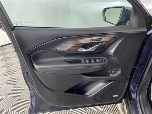 Used 2018 GMC Terrain Denali w/ Advanced Safety Package image 17